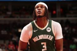 雄鹿队球星收获生涯首个总冠军戒指，事业迈上新高峰的简单介绍