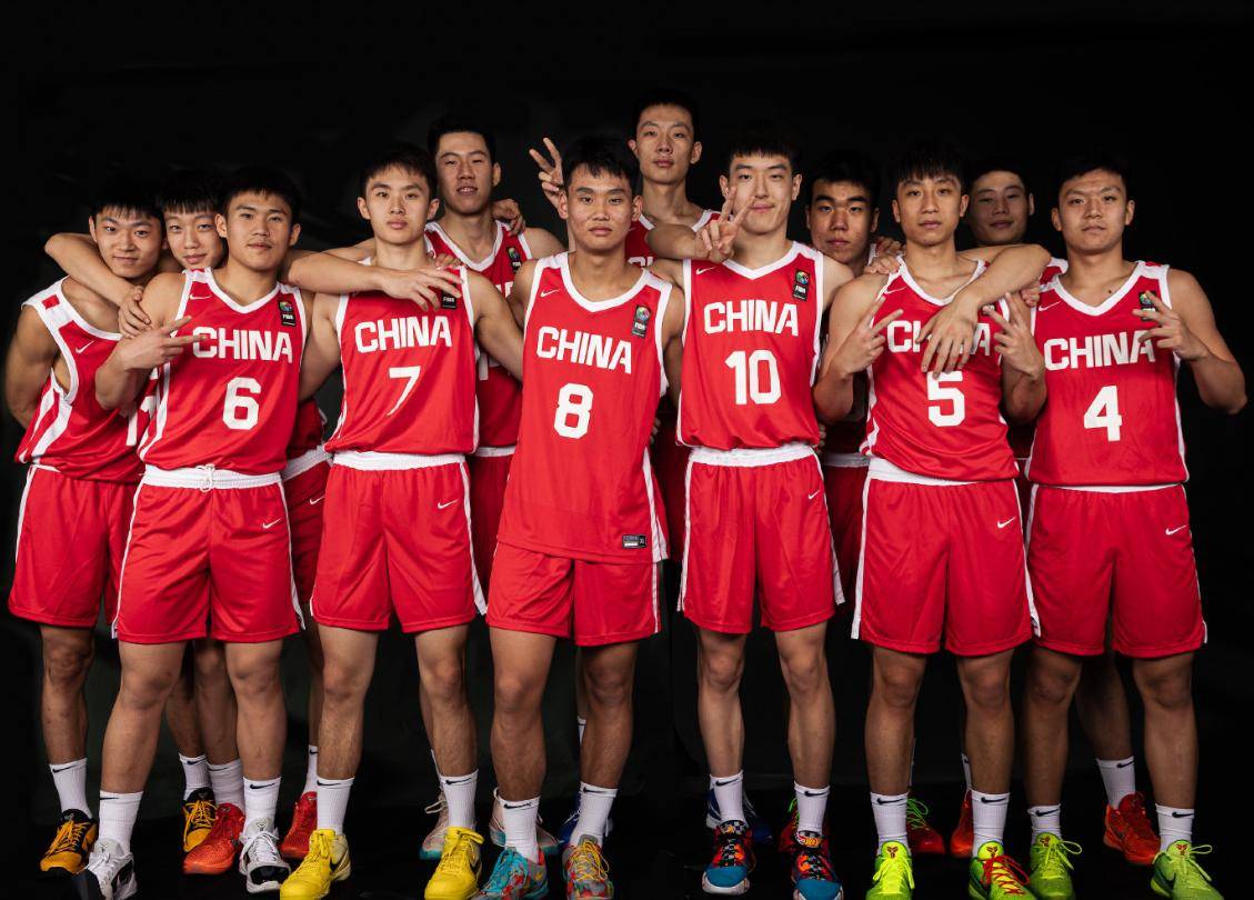 顶级篮球联赛再掀火热战役，球队实力差距逐步缩小的简单介绍