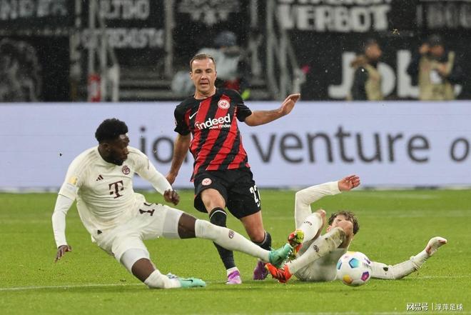 法兰克福球员因进球而引领球队取得胜利的简单介绍