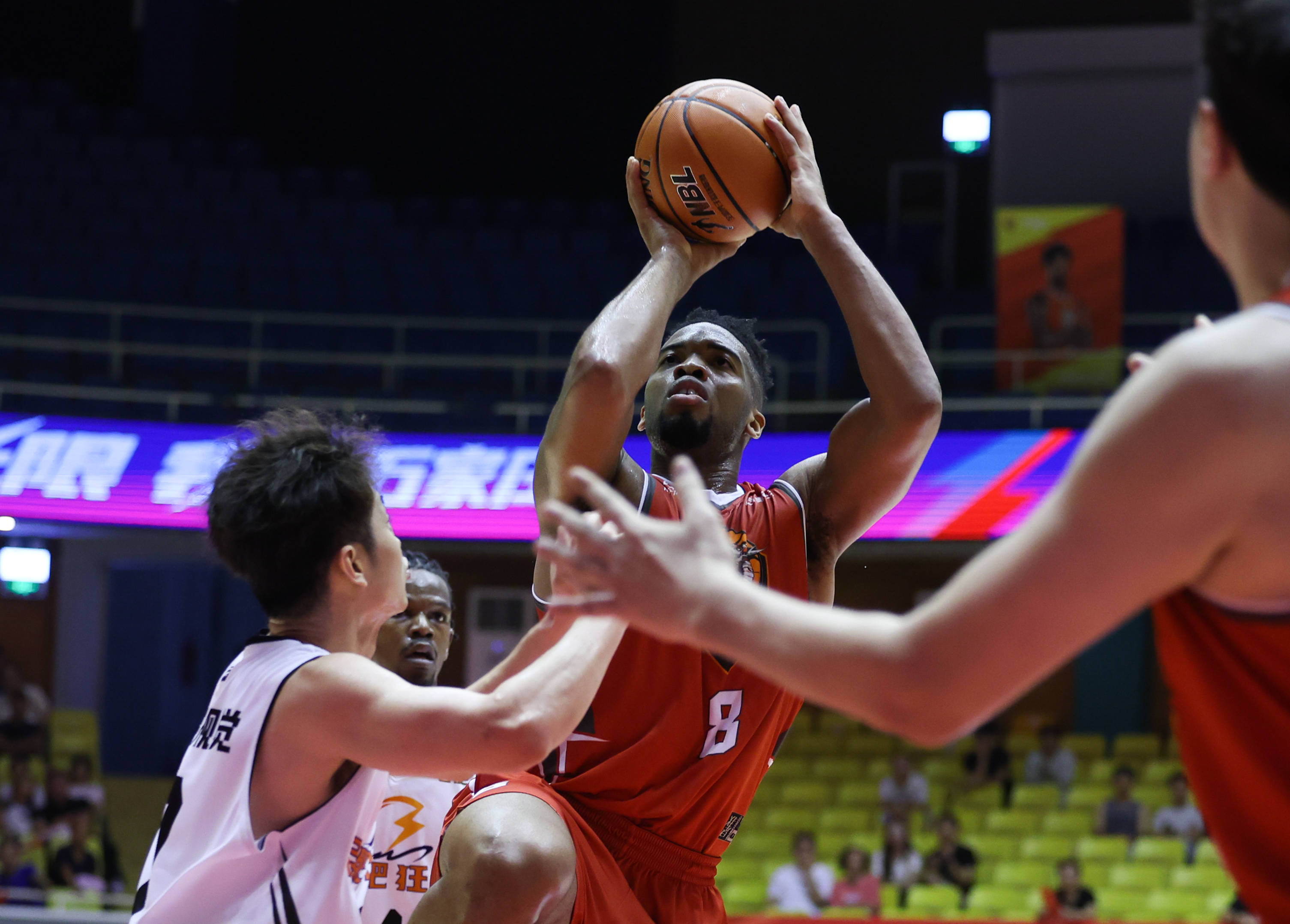 球员在篮球比赛中的突破表现