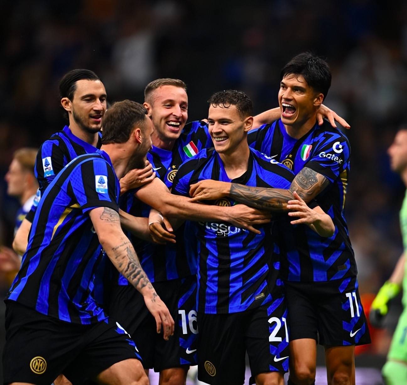 欧洲联赛豪门对抗火爆开启，团队协作全力以赴的简单介绍