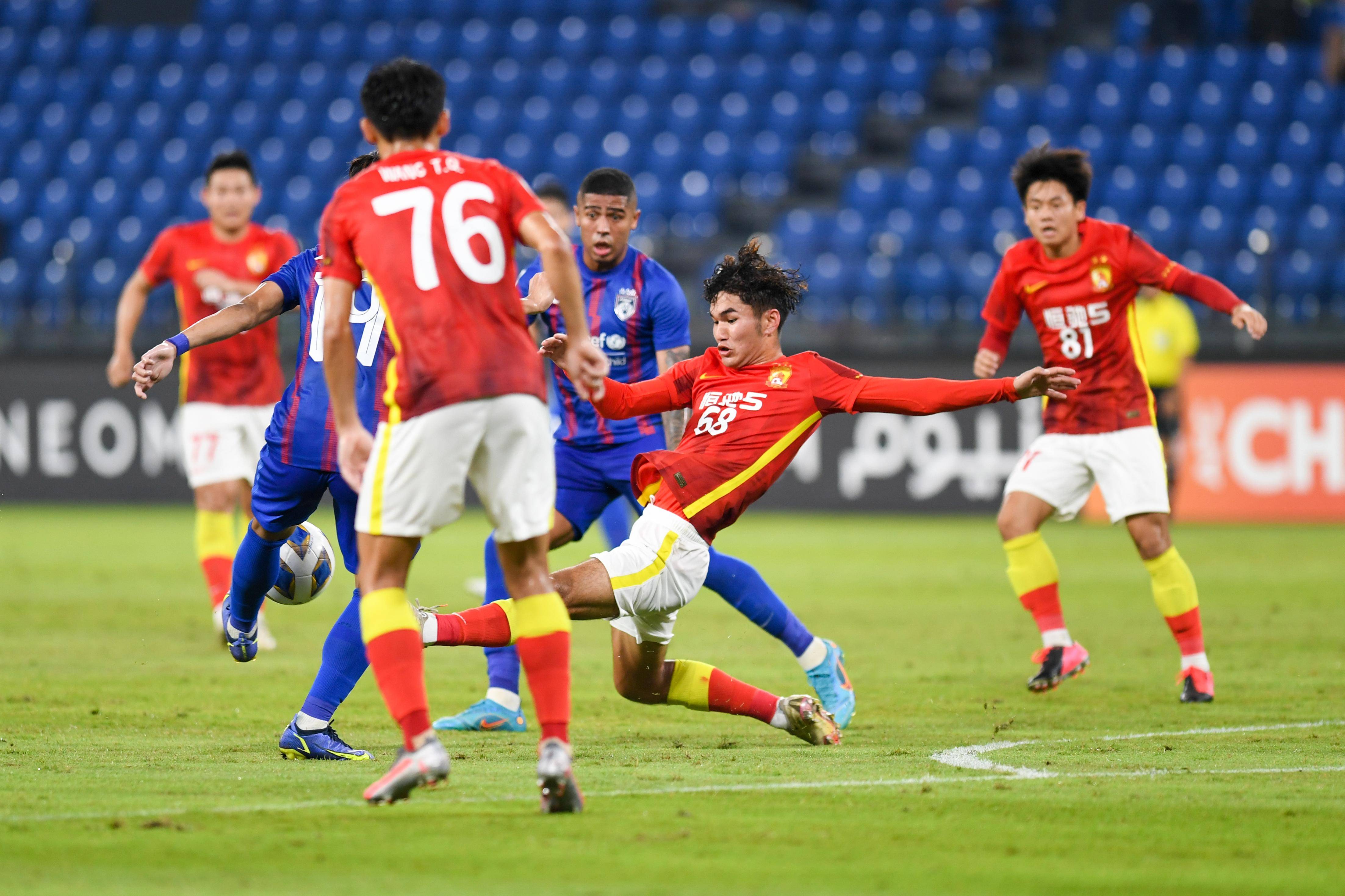 关于精彩纷呈!球迷盛赞亚冠争霸赛的信息 关于精彩纷呈!球迷盛赞亚冠争霸赛的信息