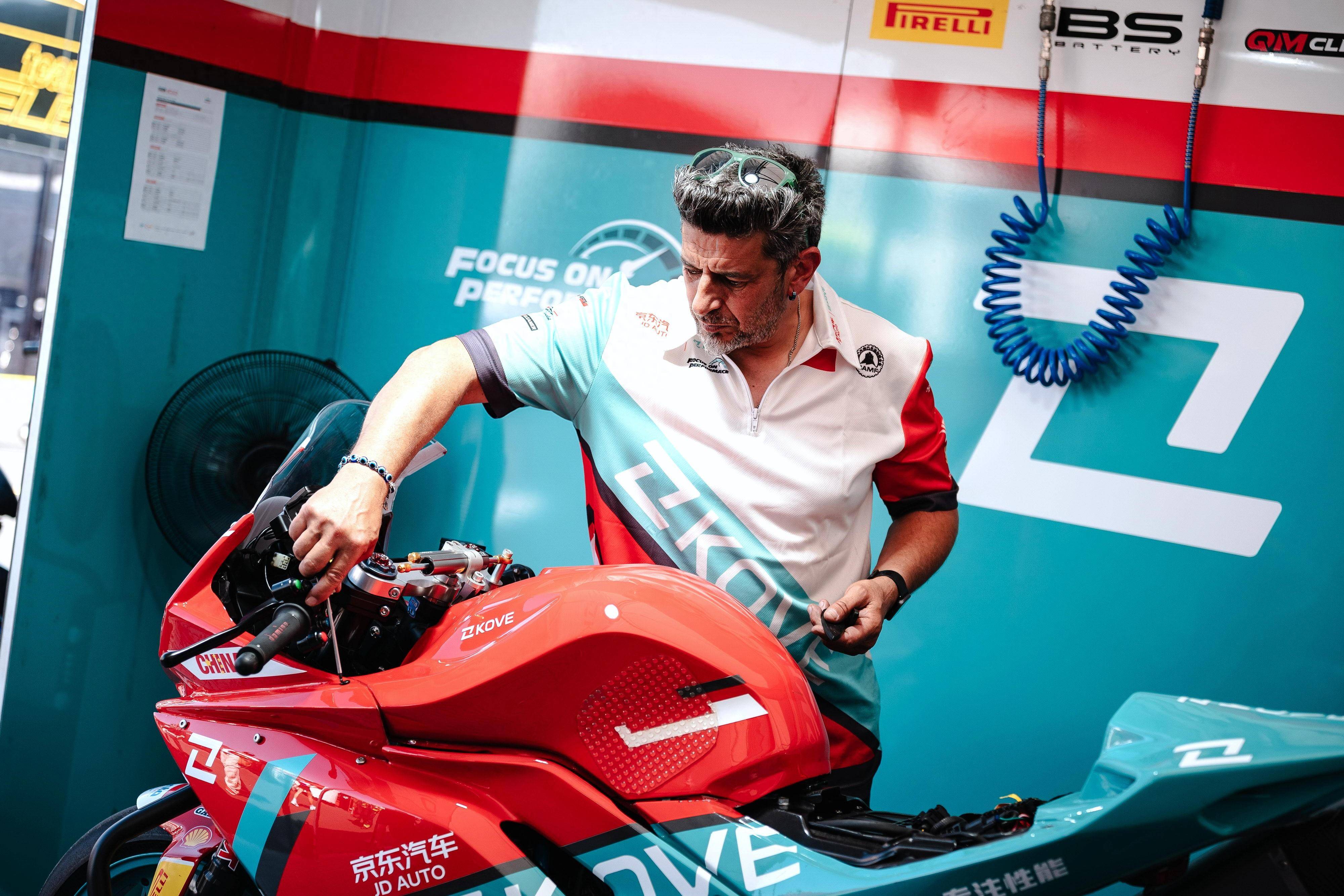 关于捷克运动员勇夺第一，创下佳绩的信息