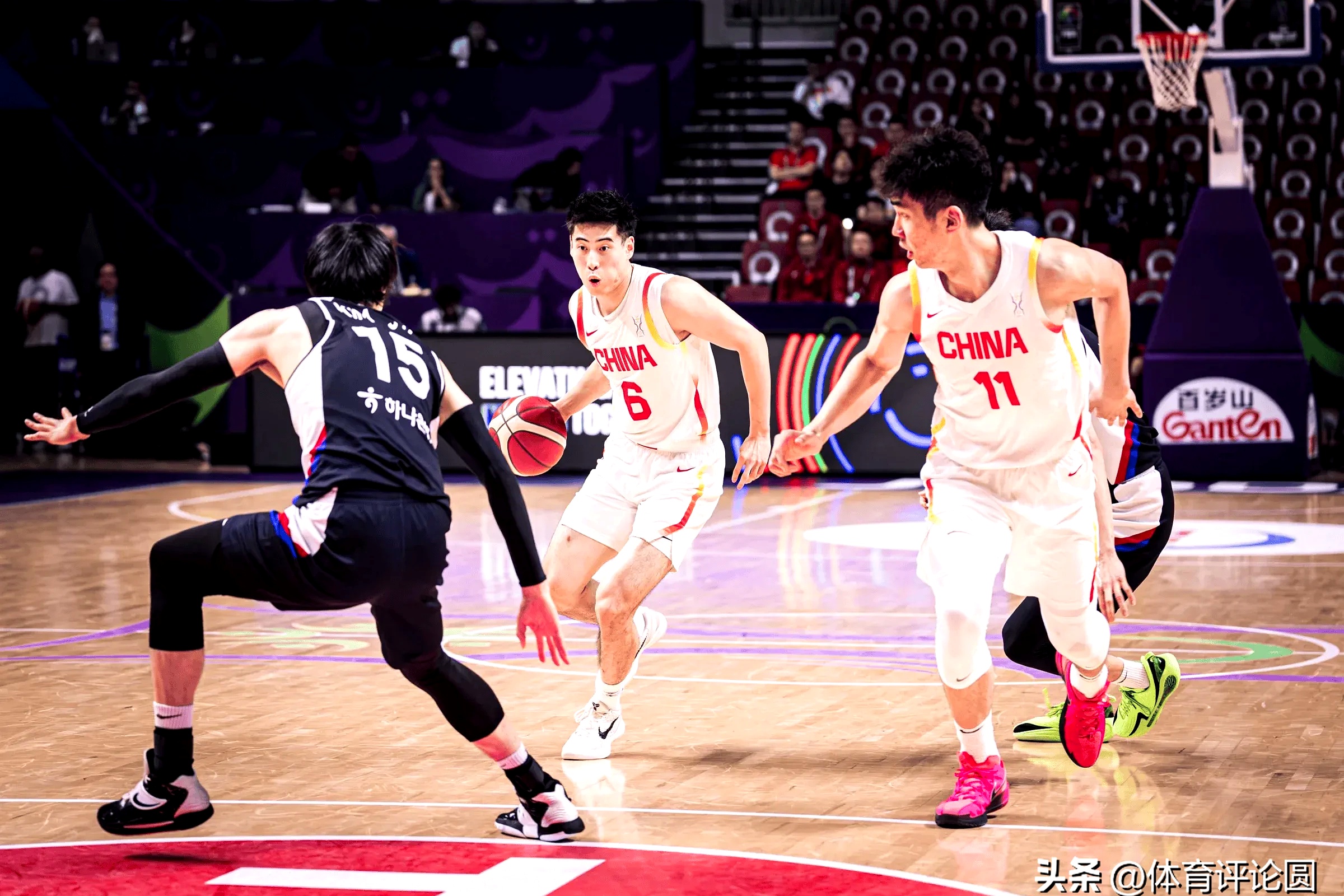 包含CBA顶尖球队对决再现，角逐胜负难分难料的词条