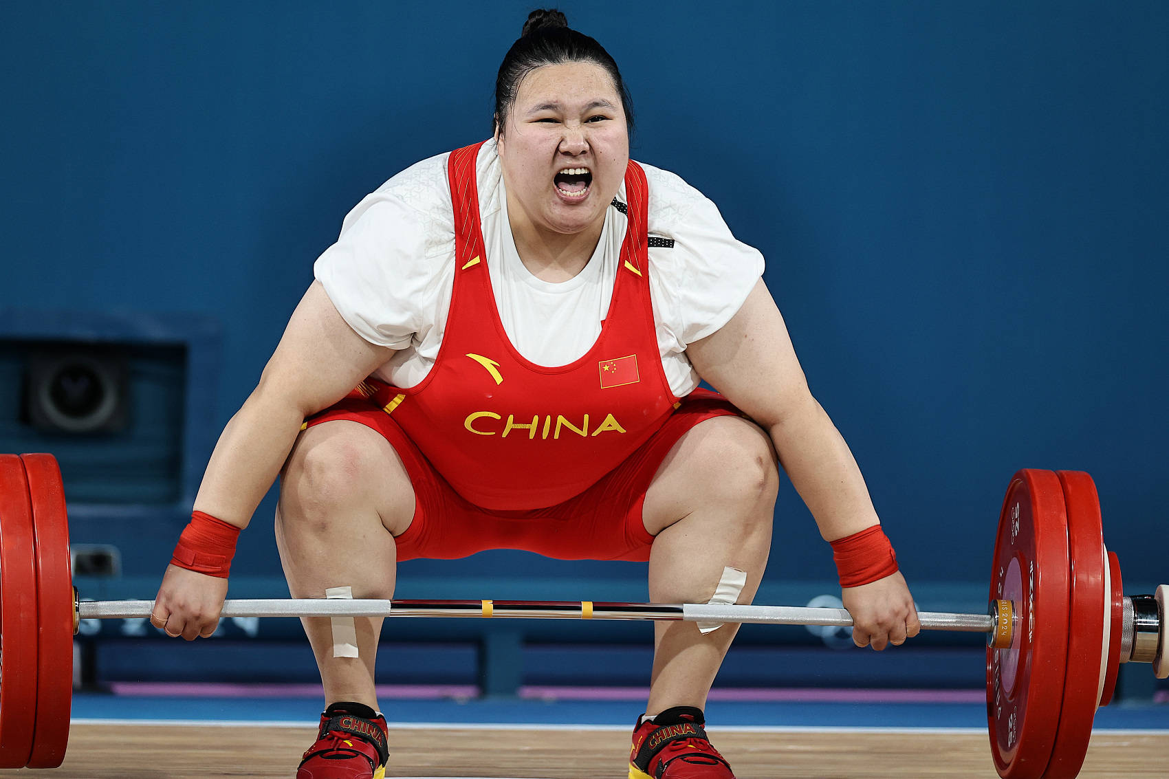 中国举重夺得第一名